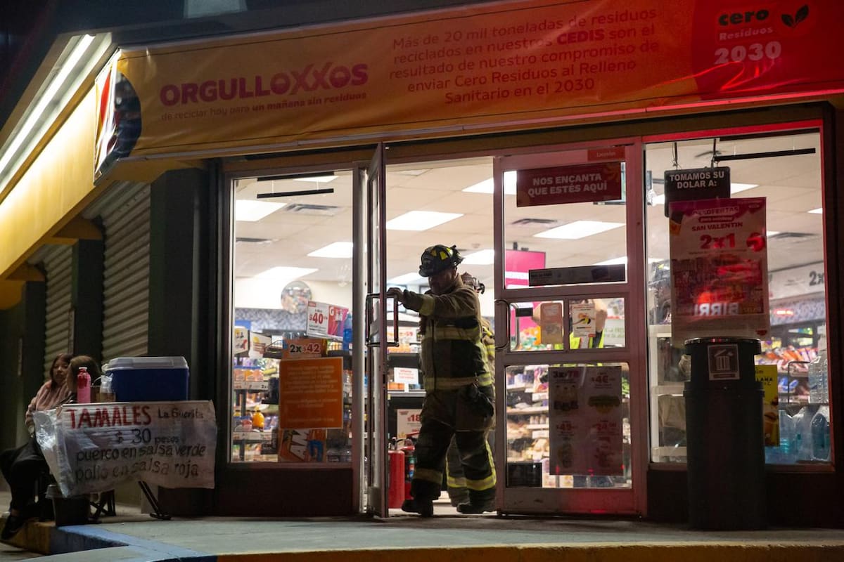 Tienda de autoservicio sufre daños materiales después de que un sujeto intentara ocasionar un incendio