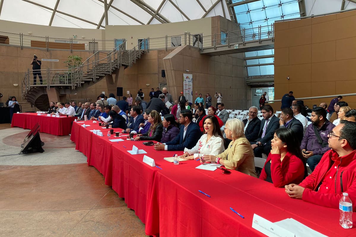 Dialoga IP con candidatos sobre infraestructura