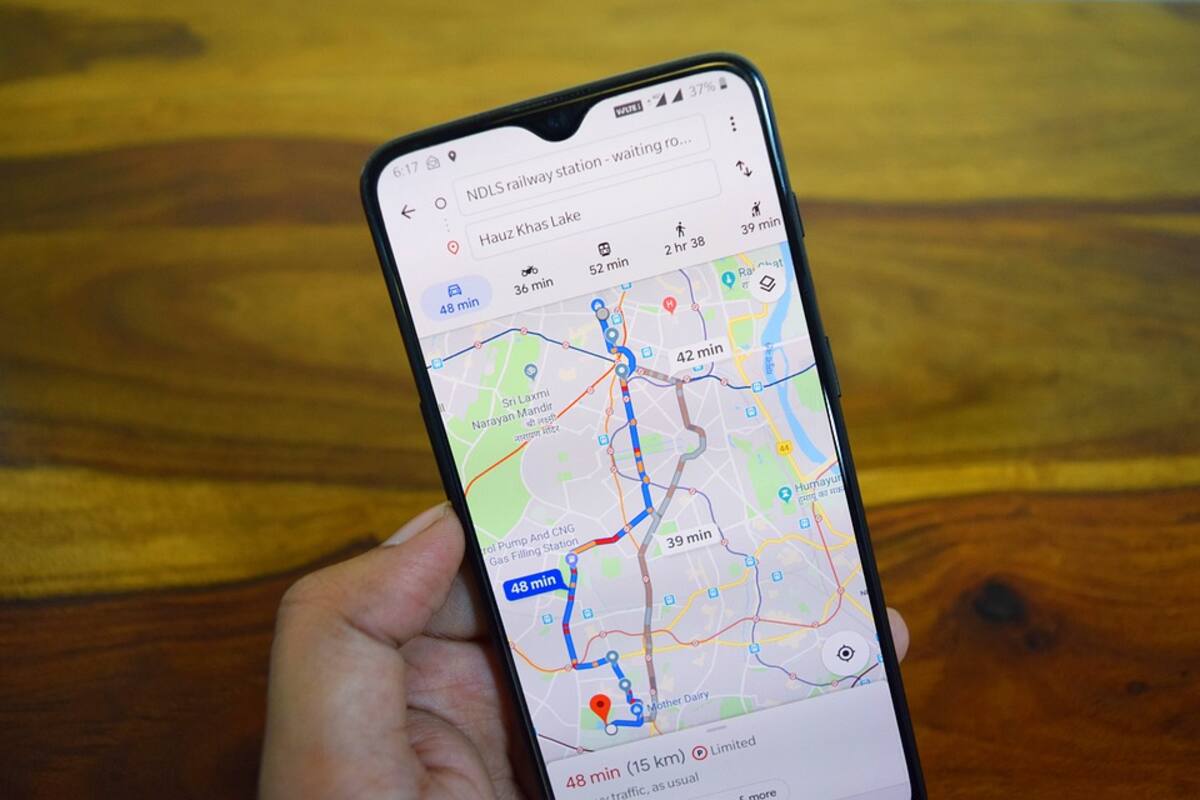 ¿Cómo encontrar estacionamiento con Google Maps?