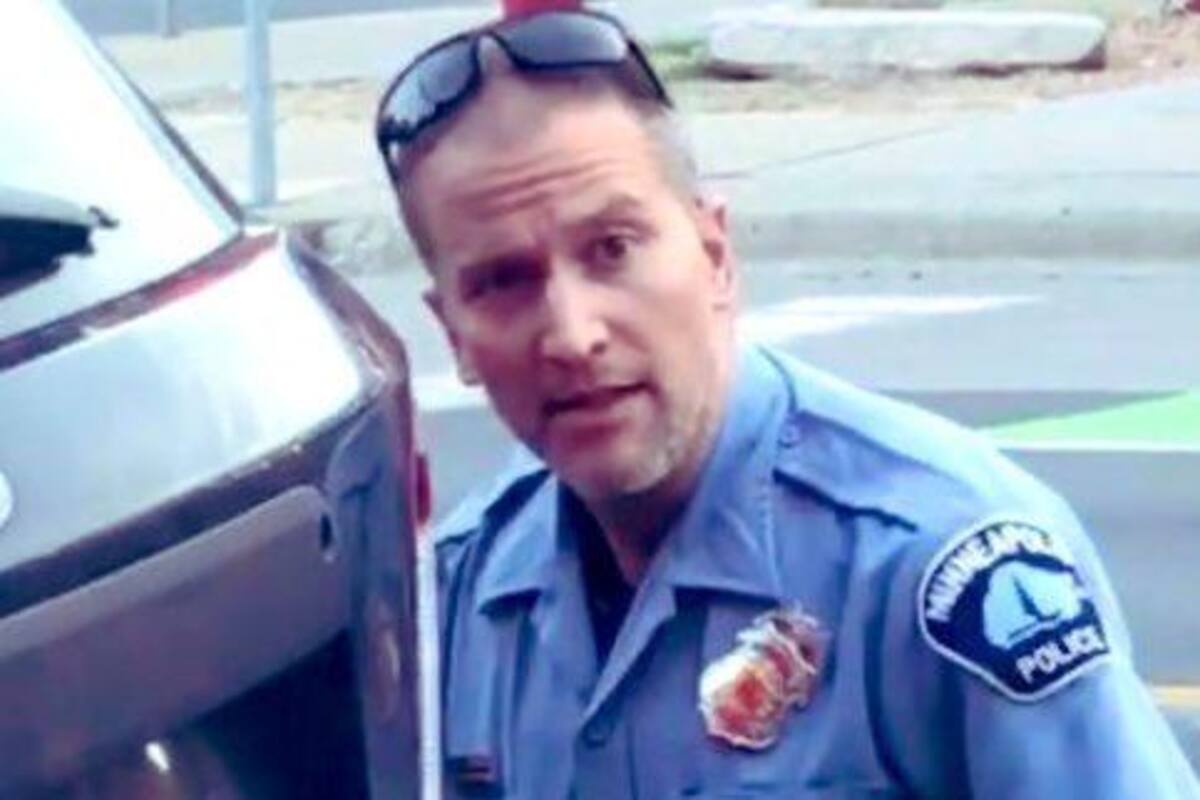 Policía de Minneapolis enfrenta cargo de asesinato por caso George Floyd