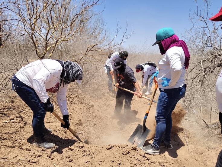 Madres Buscadoras de Sonora denuncian engaño tras acudir a falso reporte de cuerpo en Hermosillo; resultó ser únicamente una cobija rellena de basura