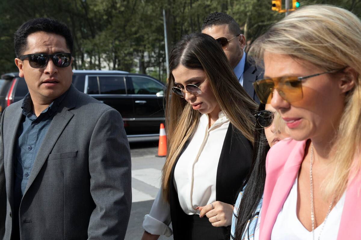 Detienen en EU a esposa del 'Chapo'