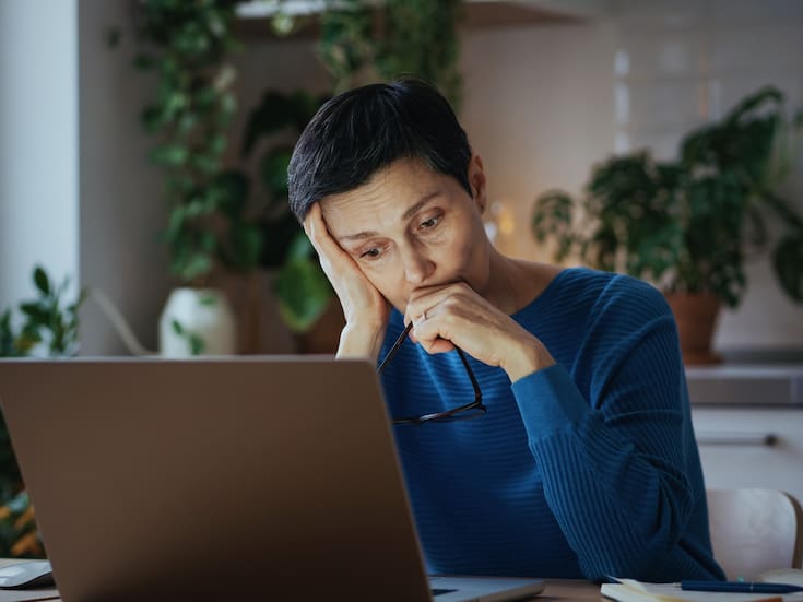 Por qué posponemos lo más importante: La psicología dice que las personas que procrastinan seguramente tienen estos otros “defectos”