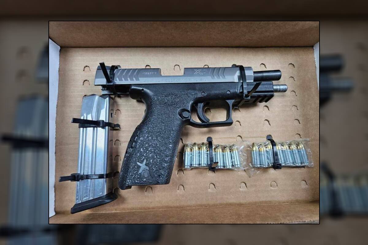 Aseguran pistola en maquila de Nogales