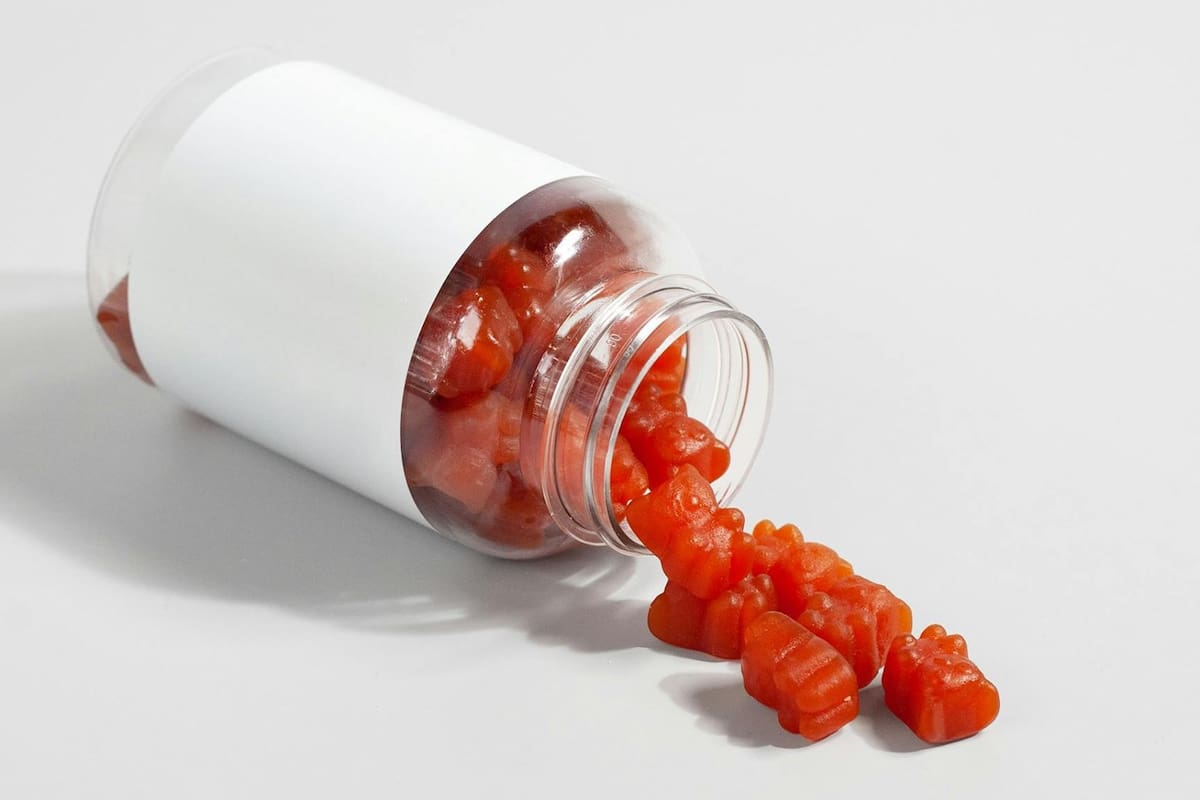 Inconscientes encuentran a dos niños en su casa tras comer gomitas con THC en EEUU; su madre pierde la custodia para ser investigada por las autoridades