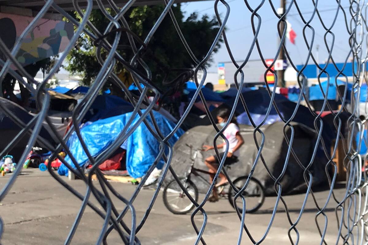 Cumplen tres días sin electricidad familias del campamento de El Chaparral