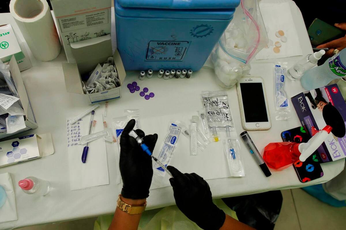 Dosis de refuerzo Pfizer es “segura y eficaz” pero no está claro cuándo ponerla, indica la EMA