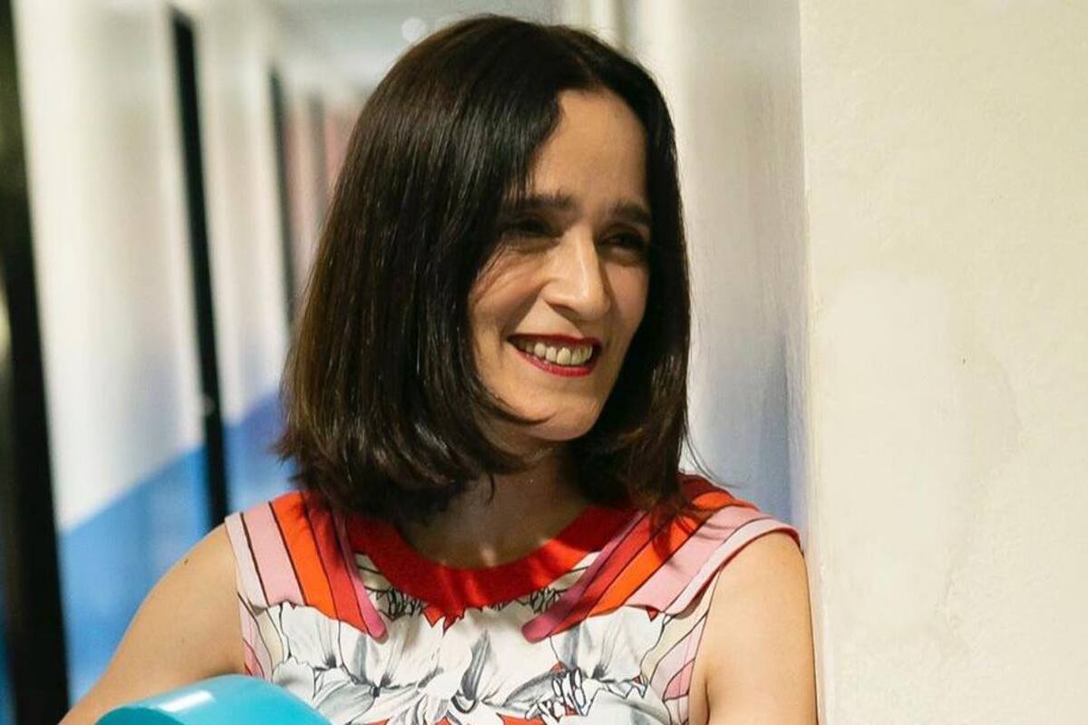 Julieta Venegas canta en el tianguis del Chopo