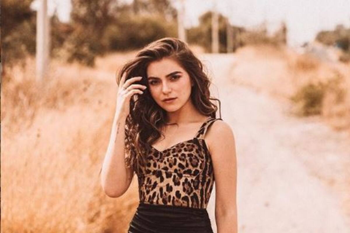 FOTO: Sofía Castro celebra desnuda y en la cama su cumpleaños #23