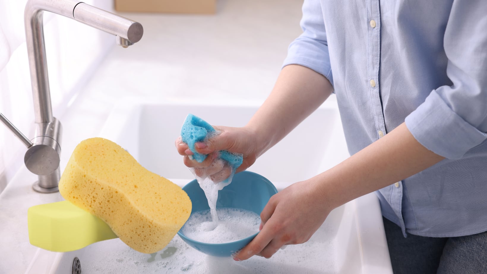 De acuerdo con enfoques de organización del hogar y bienestar cotidiano difundidos por especialistas en productividad doméstica, este comportamiento está asociado con personas que buscan optimizar su tiempo y mantener el control de su entorno.