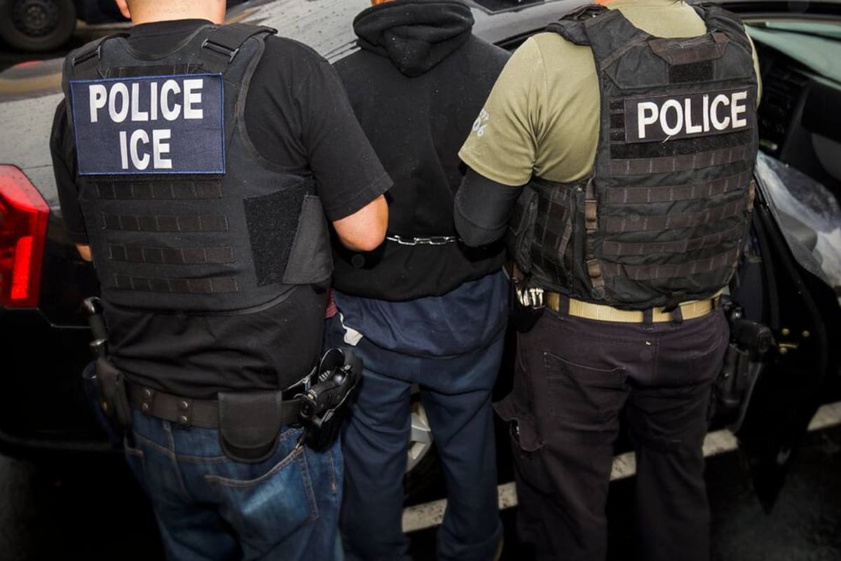 Dirigentes hispanos condenan represión en comunidades inmigrantes por parte de ICE: lo responsabilizan por violencia en Chicago