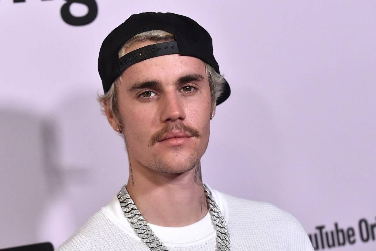 Justin Bieber denuncia a “fan” que le pide autógrafo