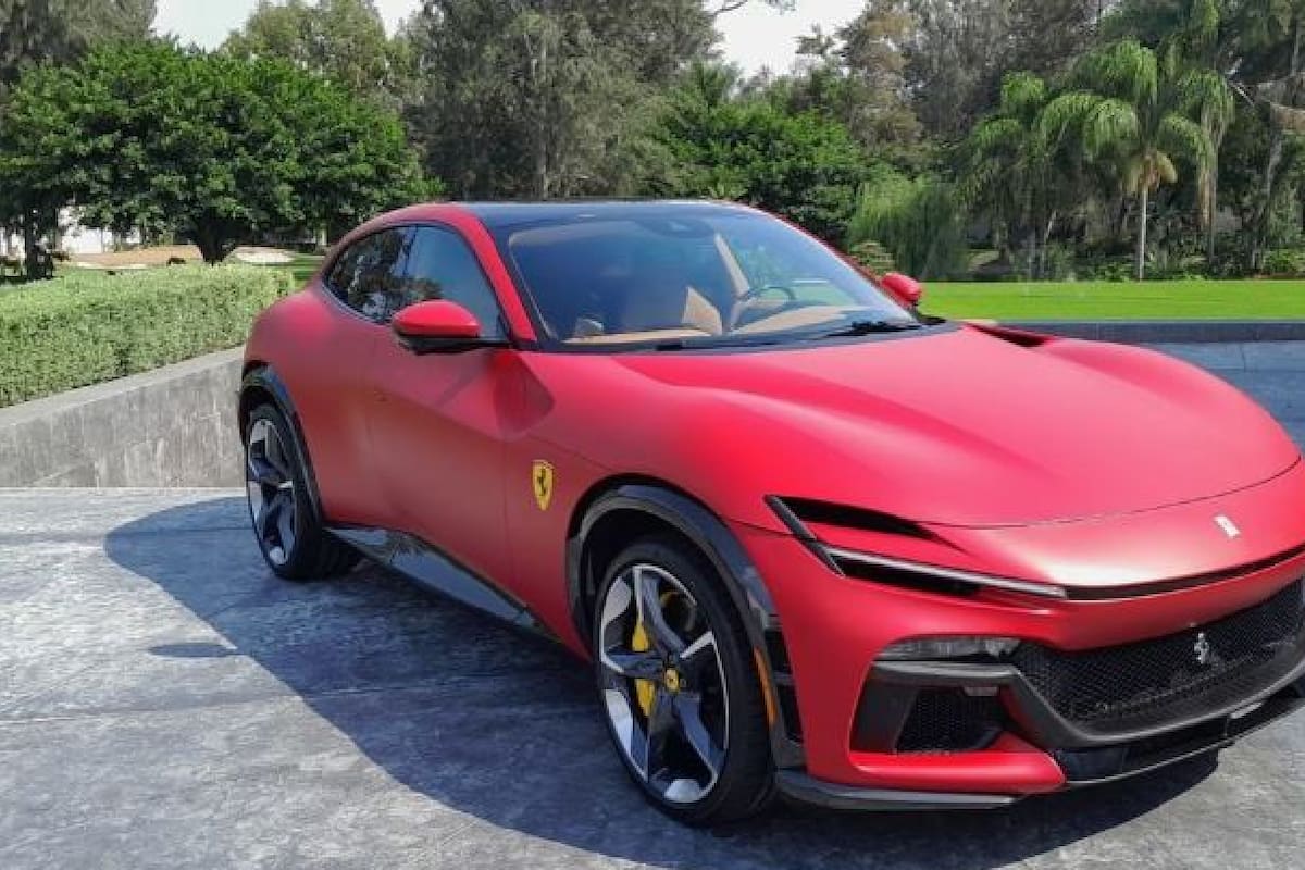¡Otro a su colección! "Canelo" Álvarez presume su nuevo Ferrari Purosangue