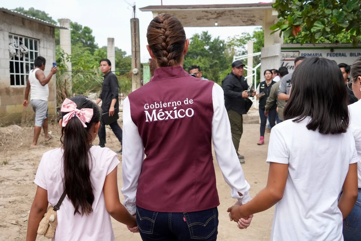 Claudia Sheinbaum supervisa apoyos en Pantepec, Puebla.