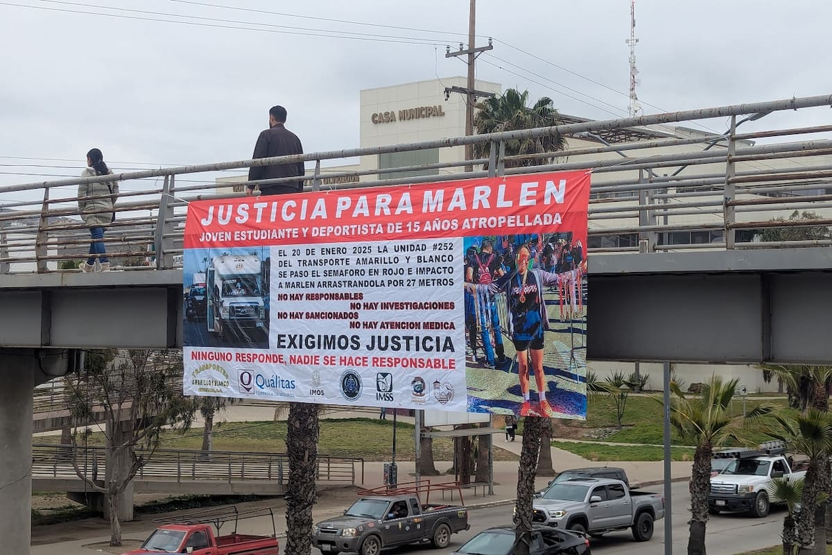 Exigen cubrir los gastos de adolescente atropellada por microbús