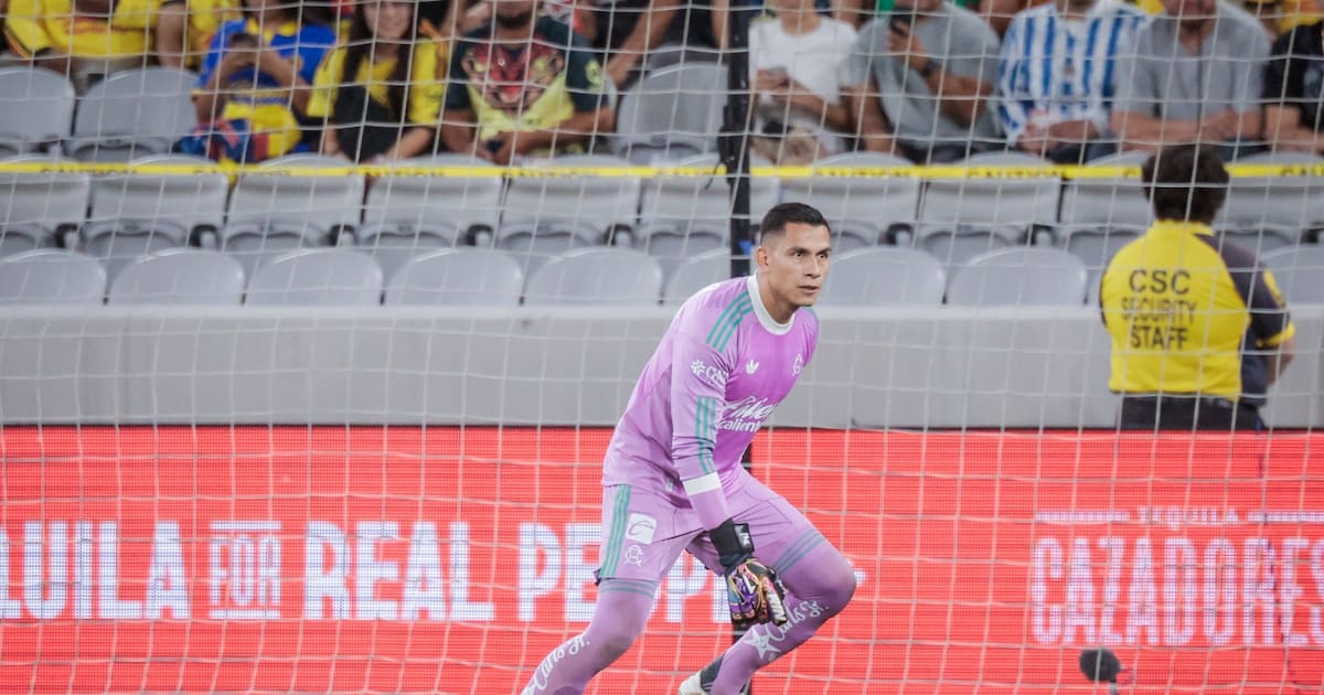 Photo: elimparcial.com Luis Ángel Malagón Returns as América and Cruz Azul Draw 0-0