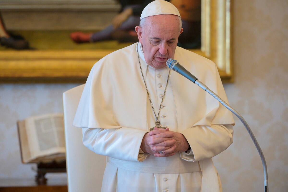 Además, han invitado al Papa a visitar el Valle de Ledro para que aprecie la belleza del lugar y la importancia del árbol en su ecosistema natural. EFE/EPA/VATICAN MEDIA