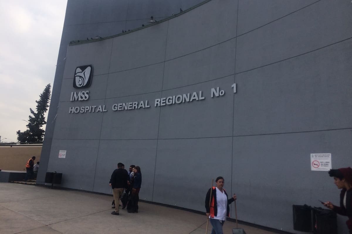 Dolor doble en la Clínica 1 del IMSS: fallecen sus seres queridos y les retienen sus cuerpos
