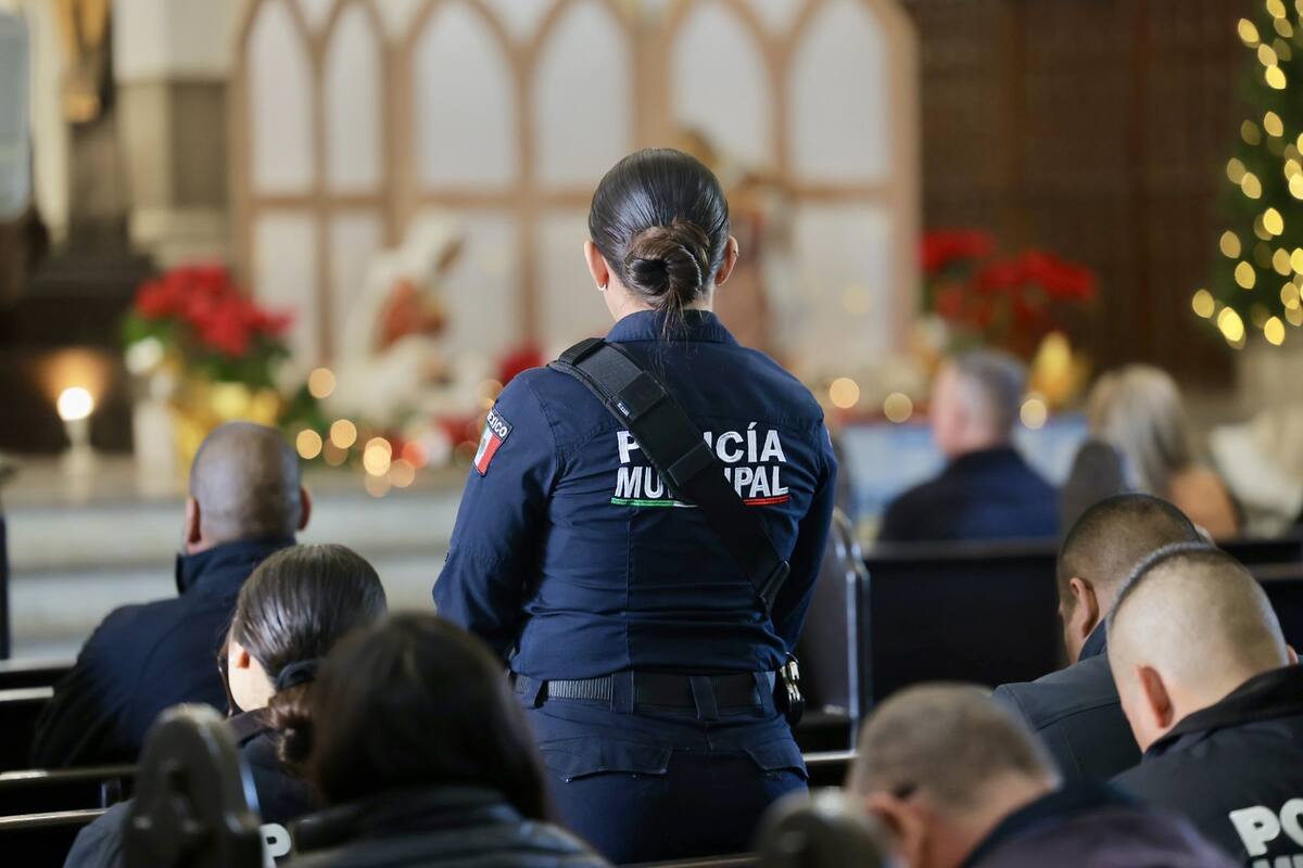 Catedral de Hermosillo rinde tributo a policías en su día
