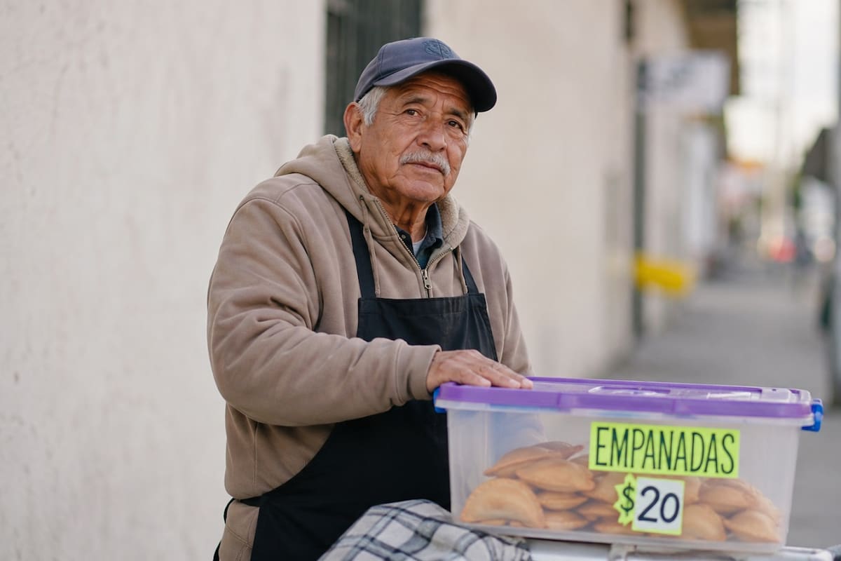 Adultos mayores mantienen su fuerza laboral: ya son 18% de los trabajadores en Baja California