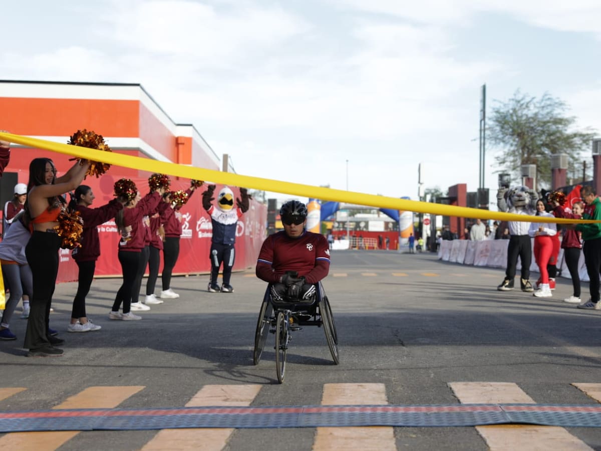 los ganadores en Silla de ruedas fueron Jesús Terán con 2:11:43 l Foto: Javier Gallegos