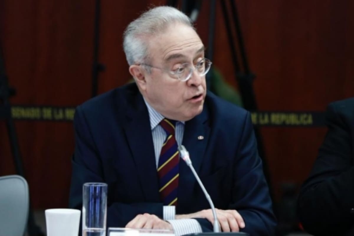 Morena busca paridad de género en cónsules y embajadores
