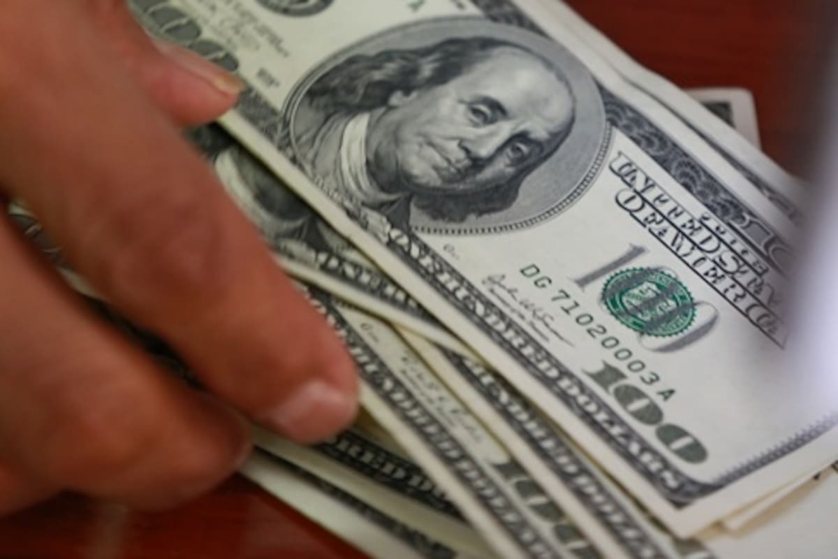 Tipo de cambio: venta en 18.35 pesos en casas de cambio locales