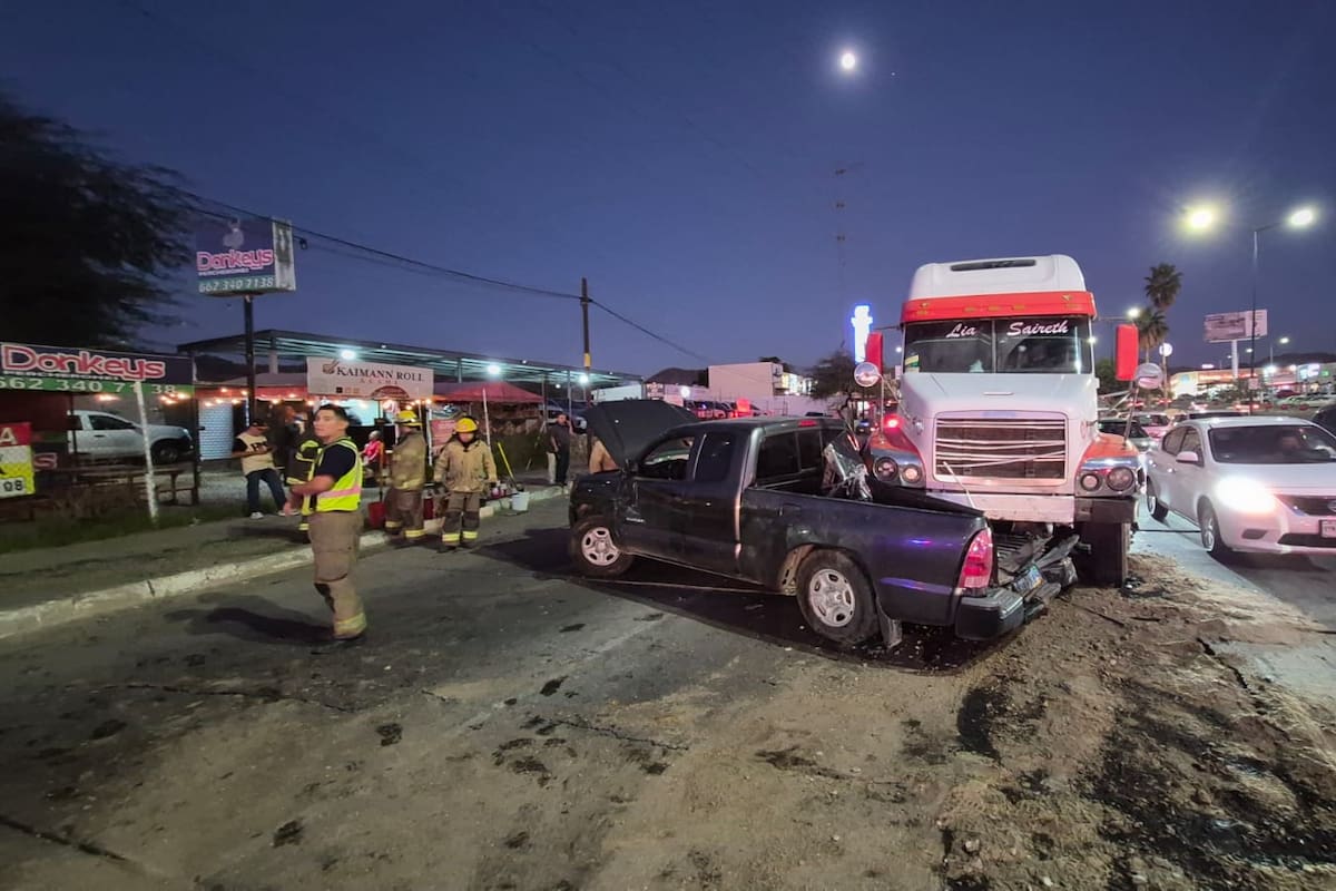 Choque carambola en Hermosillo deja ocho lesionados, incluidas dos menores