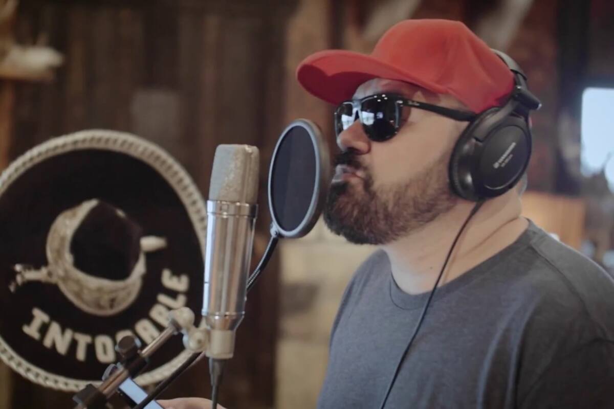 Indigna vocalista de Intocable por presumir palancas para vacunarse contra el Covid
