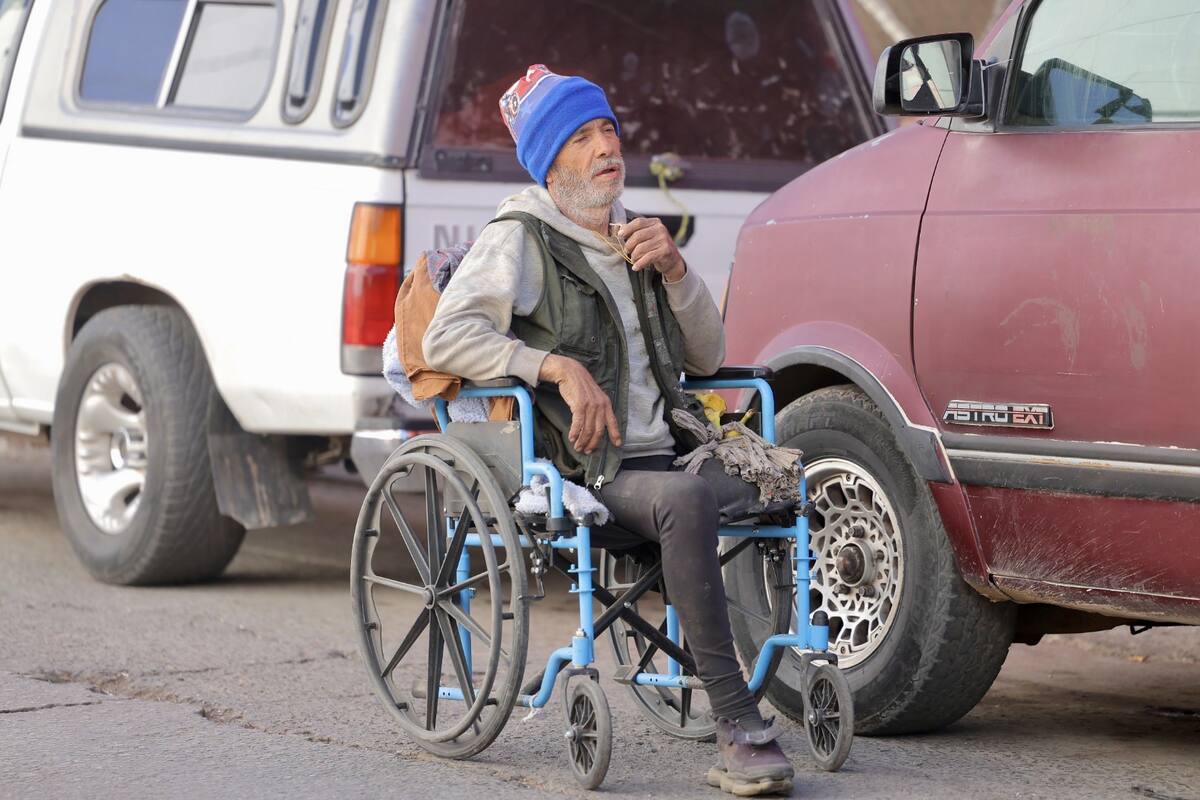 Amputado de su pierna izquierda por ‘Leucemia fulminante’, Emilio sobrevive en las calles de Hermosillo