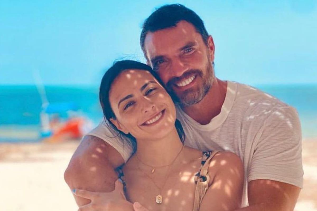 Julián Gil celebra su primer aniversario con Valeria Marin