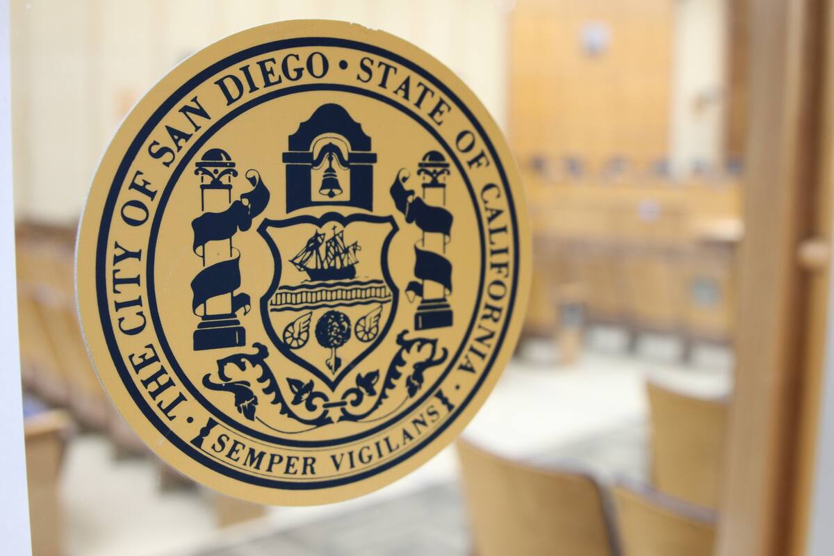 Tras sismo cierran temporalmente oficinas del Ayuntamiento de San Diego