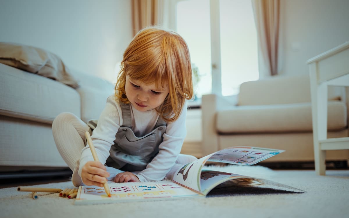 El dibujo ayuda a los niños a organizar ideas y representar lo que piensan. Foto: Especial