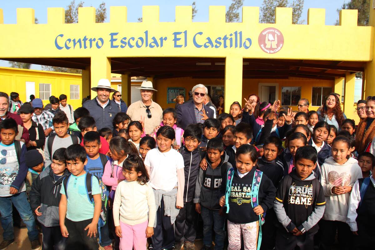 Promete gobernador Bonilla servicios para la colonia Oaxaca en Maneadero
