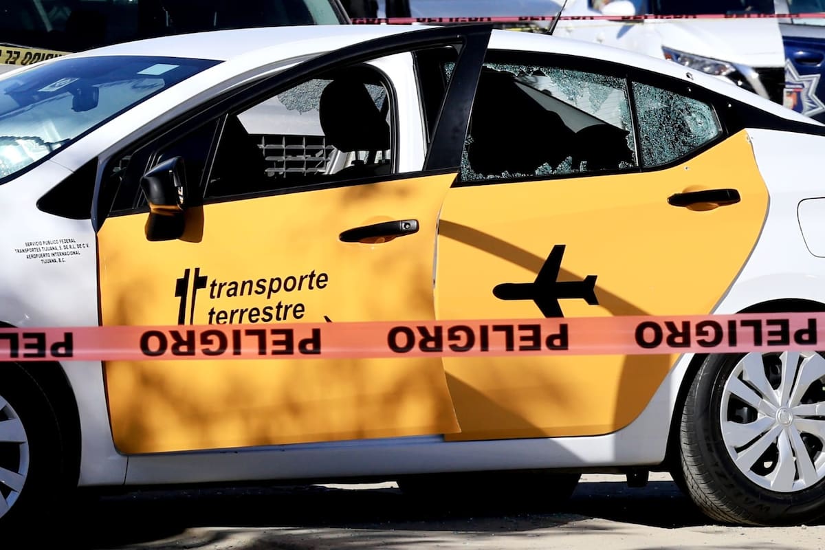 Atacan a balazos taxi del Aeropuerto Internacional de Tijuana