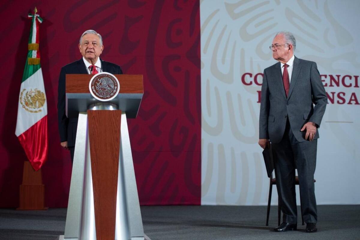 López Obrador llama a mexicanos a no confiarse del COVID-19