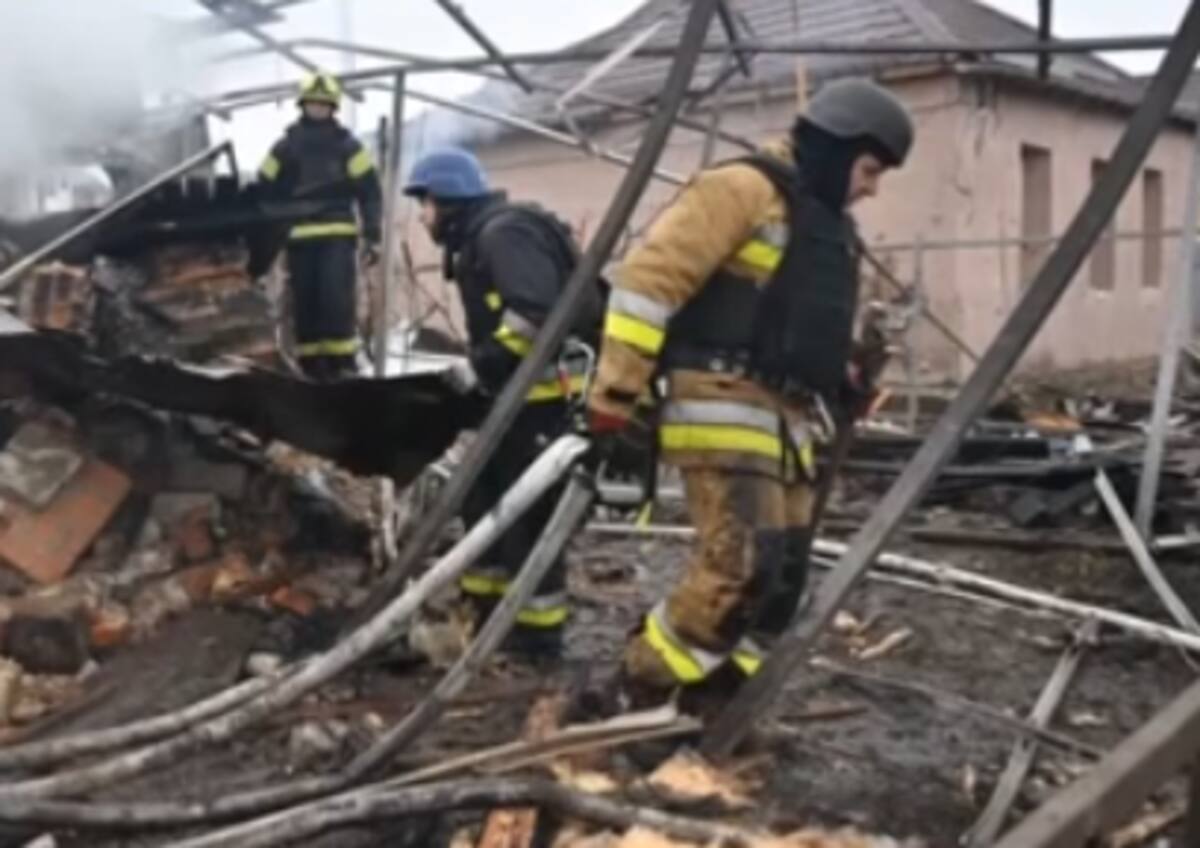 Consecuencias del ataque ruso en Navidad a Ucrania.  / CNN. - Getty Images.