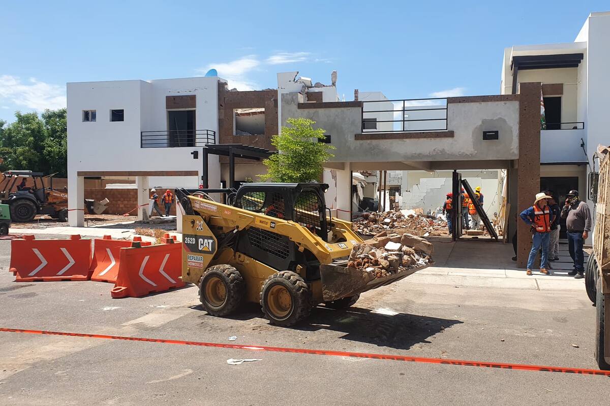 VIDEO: Demuelen casa que explotó por acumulación de gas en Rivello Residencial