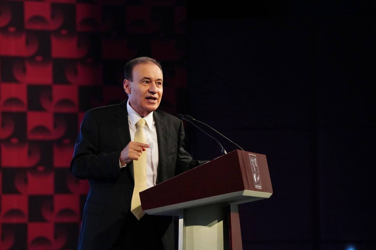 Durazo destaca en su informe la federalización de los servicios de salud en Sonora