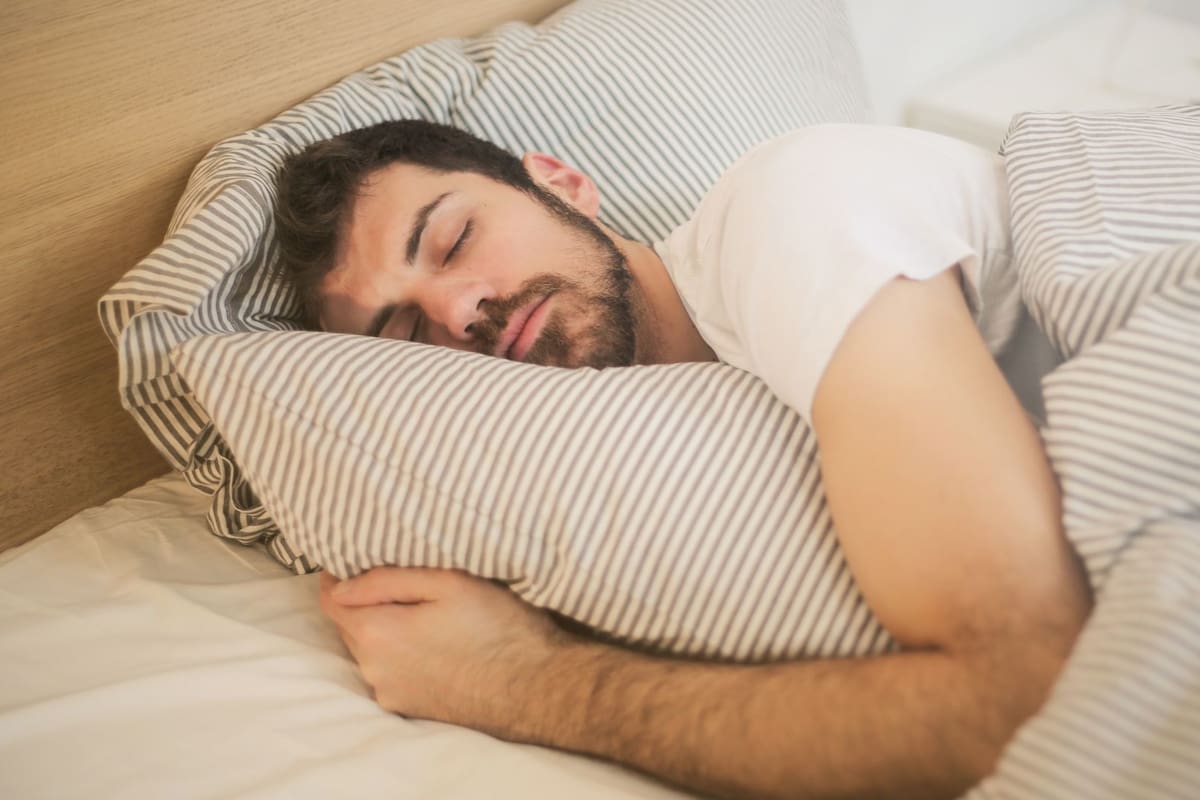 Esto le pasa a tu cuerpo si tomas una siesta de 30 minutos todos los días