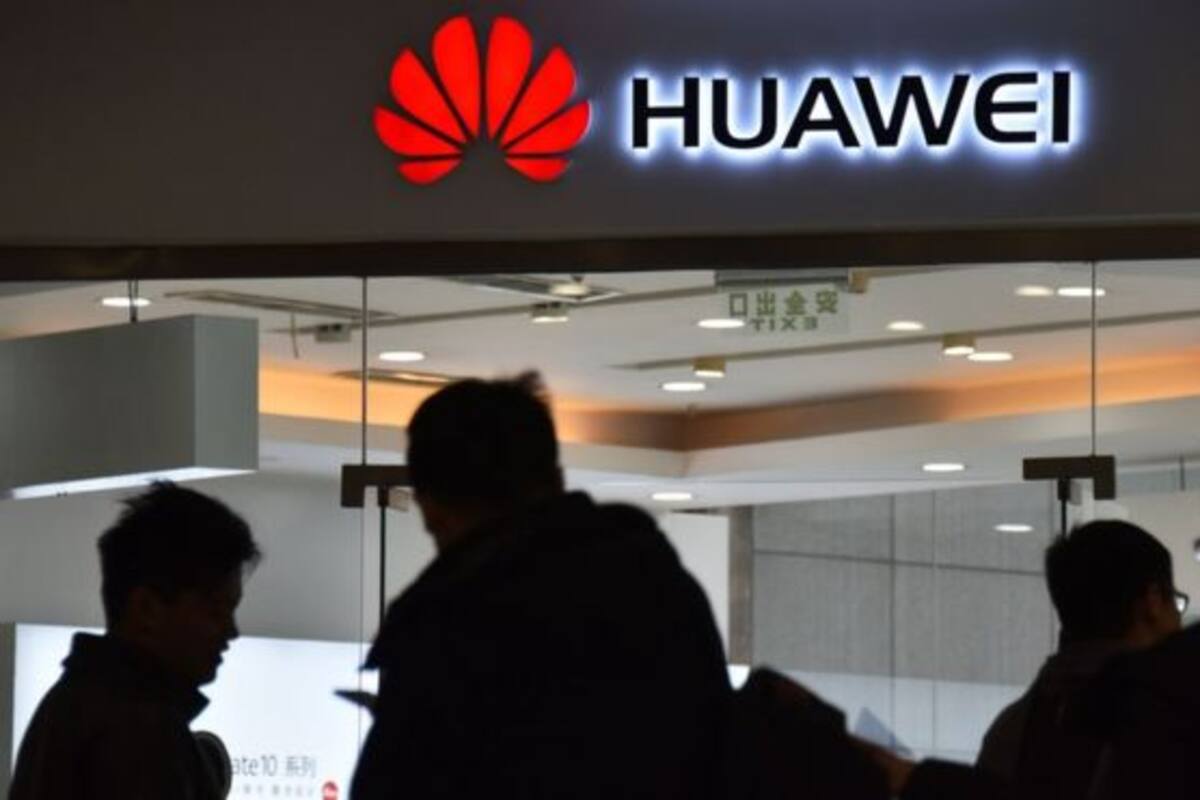 Más compañias suspenden venta de teléfonos Huawei