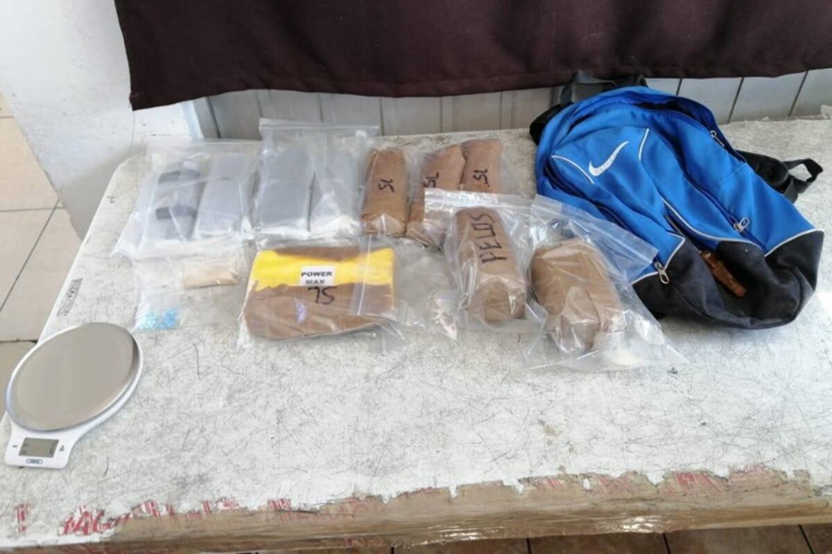 Detienen a chofer de autobús con droga en Nogales