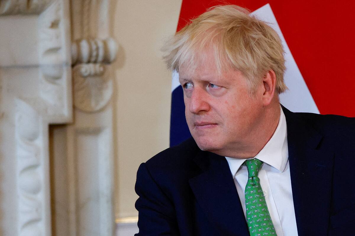 Boris Johnson pierde a dos ministros clave; dicen haber perdido la confianza en cómo gobierna
