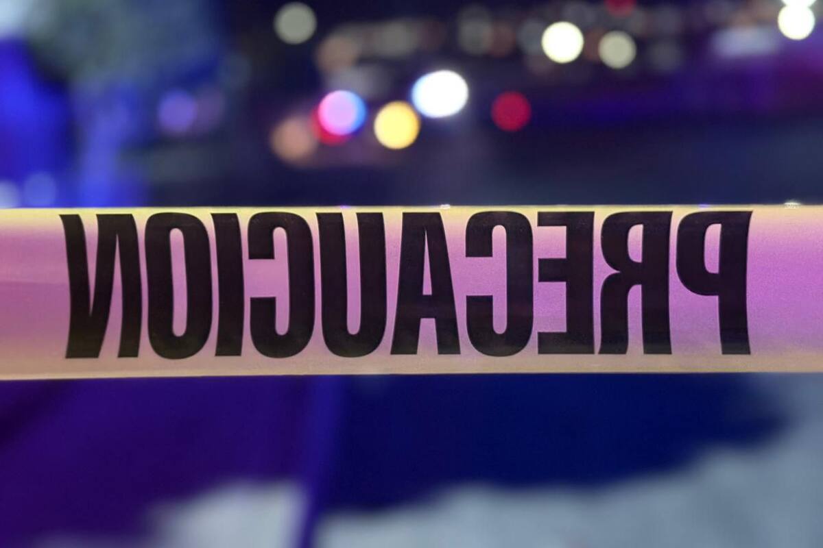 Abandonan 3 cadáveres en la vía pública