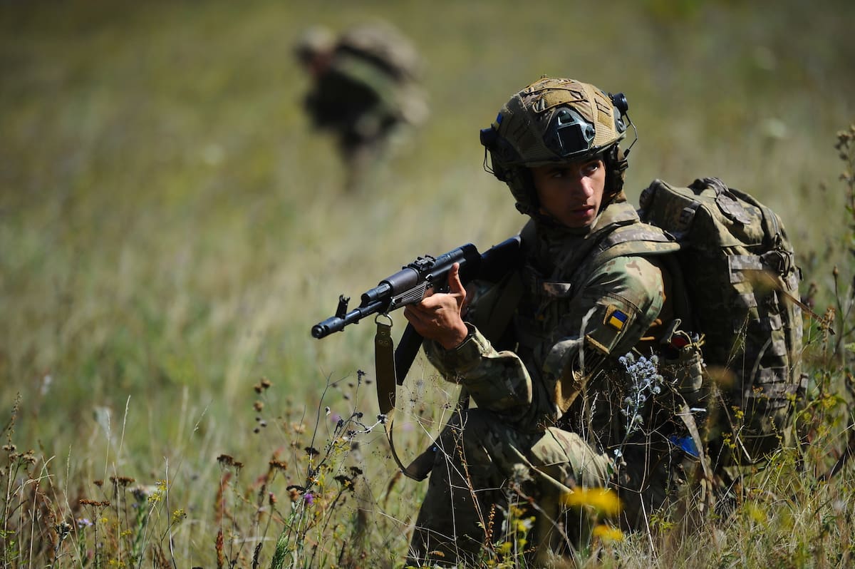La ampliación del tiempo máximo en combate refleja la falta de relevos y el desgaste acumulado de las tropas en el conflicto en Ucrania. (Anatolii Lysianskyi/127ma Brigada Separada de Defensa Territorial vía AP)