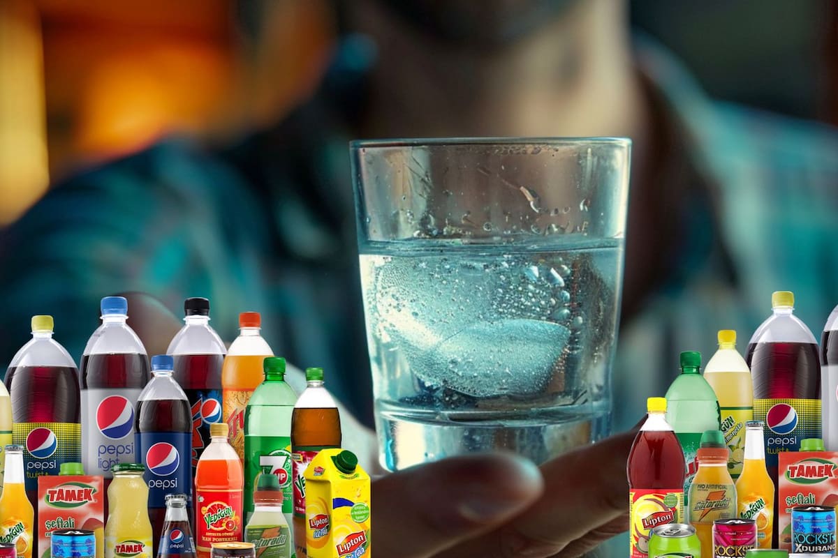 Esto podría suceder si dejas de tomar refresco durante dos semanas, según un experto