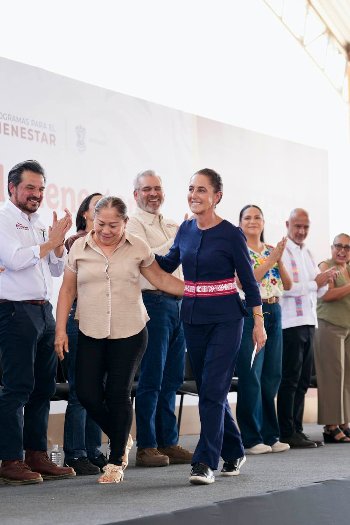 Lázaro Cárdenas, Michoacán. México. 11 de enero 2026. La presidenta constitucional de los Estados Unidos Mexicanos, la Doctora Claudia Sheinbaum Pardo en Programas para el Bienestar. | Foto: Hazel Cárdenas/Presidencia