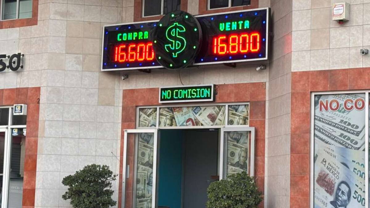 Cae peso frente al dólar por tensiones globales; en Tijuana permanece por debajo de los 17 pesos