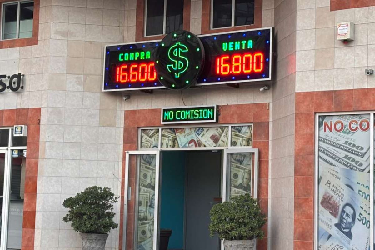 Cae peso frente al dólar por tensiones globales; en Tijuana permanece por debajo de los 17 pesos