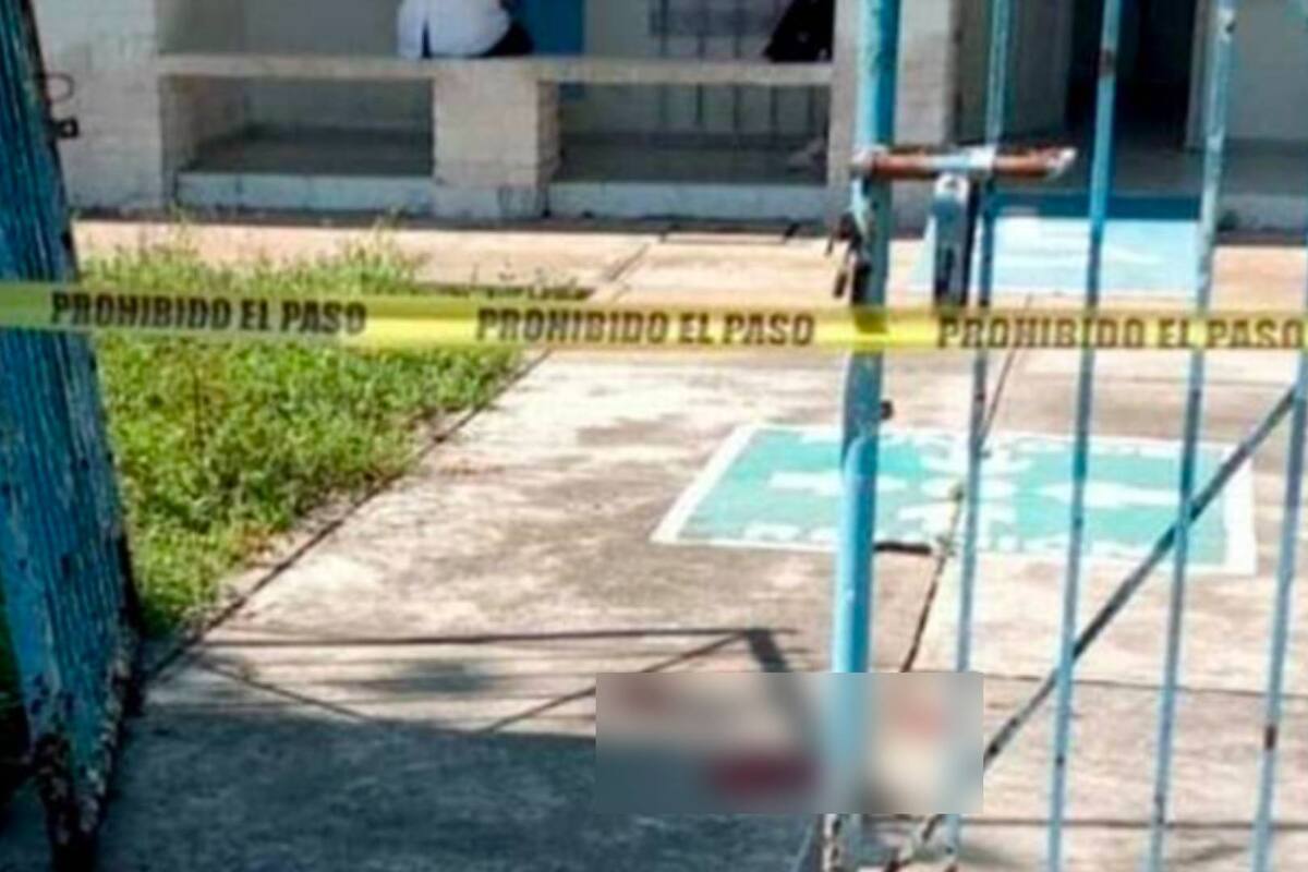 Menor muere tras caerle un portón en centro de salud de Tabasco